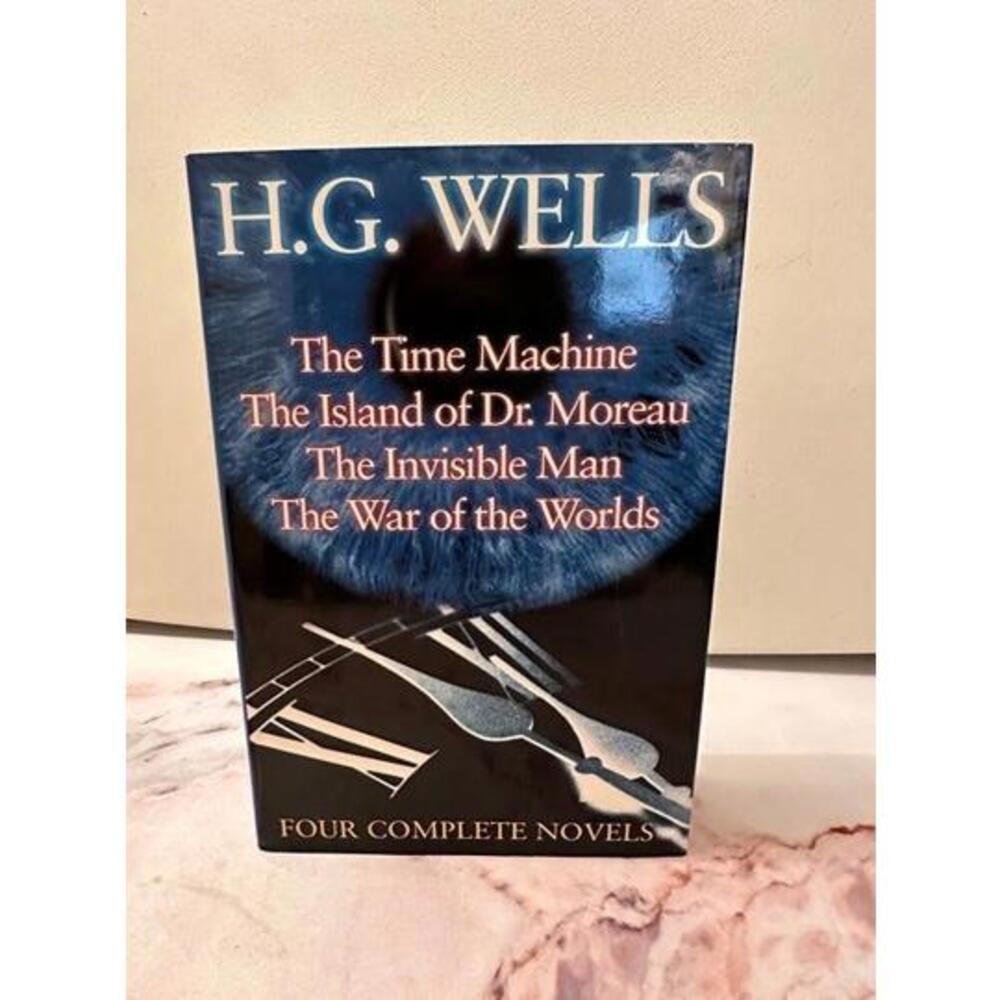 4 Books in One: The Works of H.G. Wells - A Literary Journey